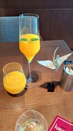 The special drink  menu for Gold/Diamond included Mango juice but compared to my visit in May also had mimosas  ( Don't mind if  I do  being on holiday !). No issues getting both