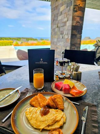 Club InterContinental - breakfast view