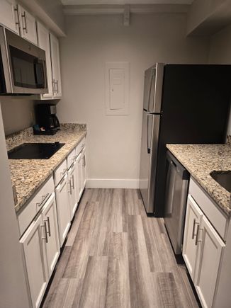 Full kitchen