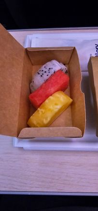 The 3 pieces of fruit