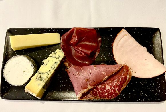 Continental breakfast platter