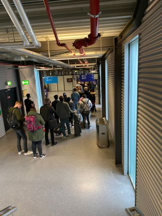 queue to bus transfer B >> Z, inside security 