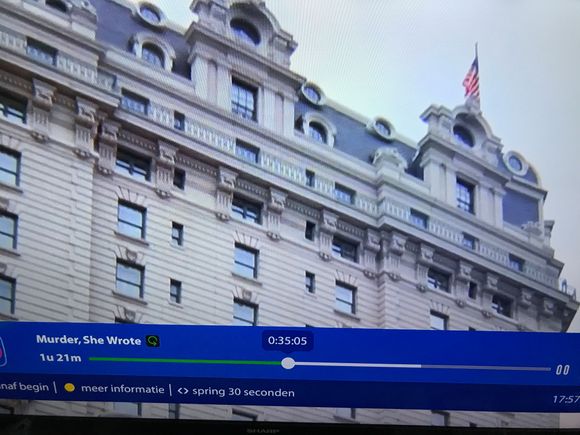 Extended third scene showing that Jessica's suite with balcony must be so exclusive and elusive 