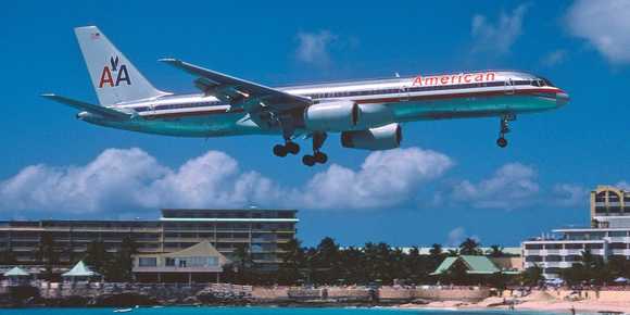 AA 757-223 pre-winglets.
