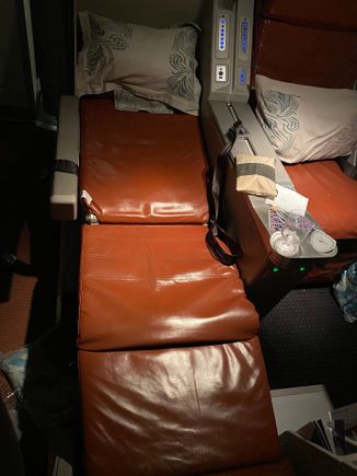 DXB-CMB kinda lay flat
