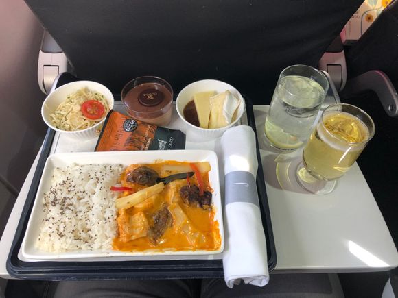 Return WAW -LHR. The Thai chicken curry always good. I notice drinks now come pre filled as ordered instead of getting an empty glass on the tray which is a welcome change to previous,