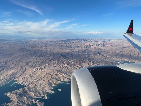 Over Lake Mead on approach into LAS