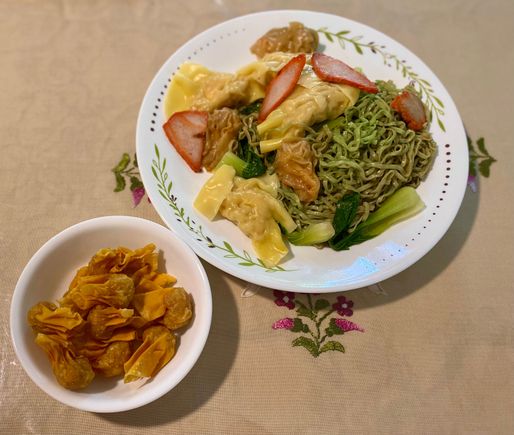 Wanton & shui gao spinach noodles & fried wantons