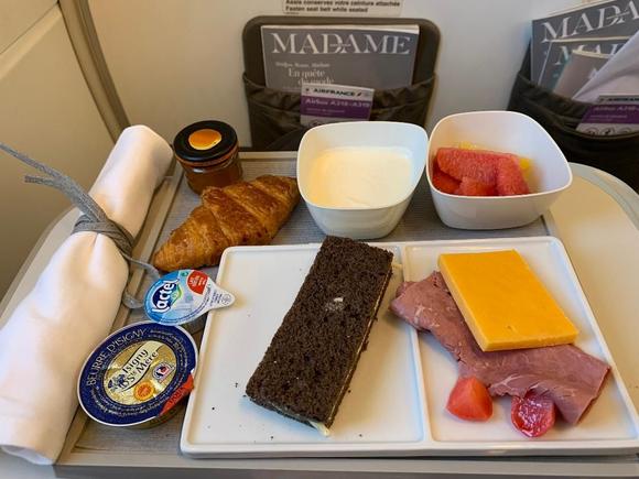Light breakfast on AF - just okay ... 