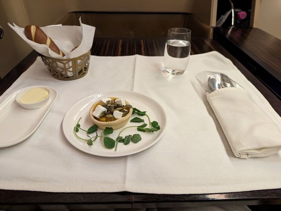 Amuse bouche LHR-BOM