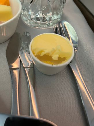 Butter only filled from the top with over half the container empty. It reminds me of those deceiving products that look full but are not. How did you even fill the container like this?! Was it a machine issue or a deliberate ‘enhancement’?!
