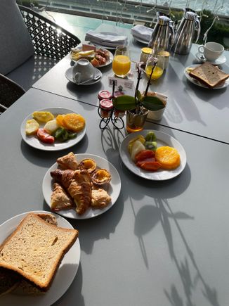 Breakfast 