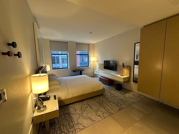 King room, 21st floor