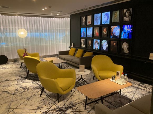 The Dutch "Heroes" private room for 8  (can be combined with adjoining space)