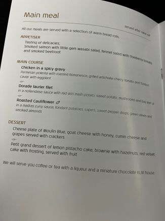 The menu for a 11pm origin time dinner. Even when I was living in Spain I wouldn't eat that late, but hey. As said, no pictures because I skipped the starter and desert