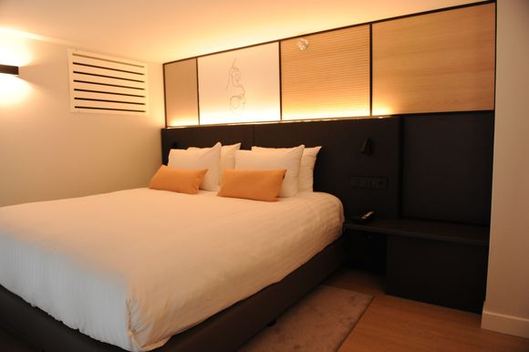 Yup - it's a King bed.