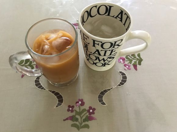 Teh alia & tap water , iced