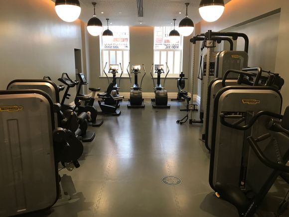 View into the 1st gym room 