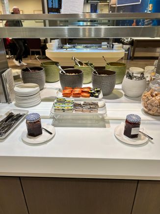 There were also pre packaged croissants to the left of this station.