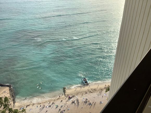 Happy friday from a scary 38th floor view of happy surfers at Waikiki