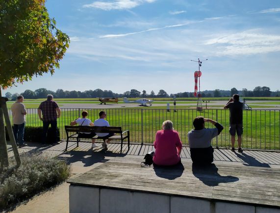There were quite a few families and plane spotters at Stadtlohn-Vreden 