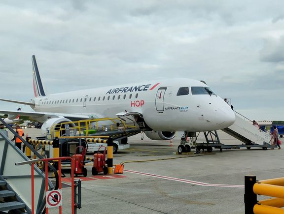 The plane that would carry me to Frankfurt, operated by the Air France subsidiary Hop !