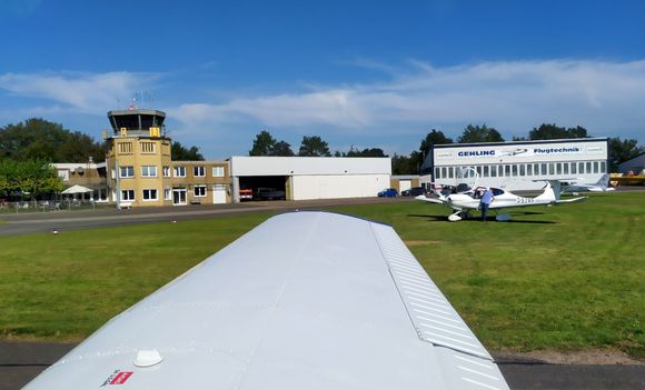 Taxiing to the main airport building and restaurant 