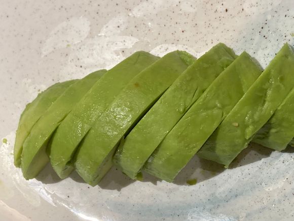 To honour blogger deity god-like OMAAT: the advocado