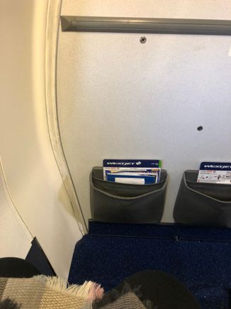 1A 737-700 with middle seat blocked