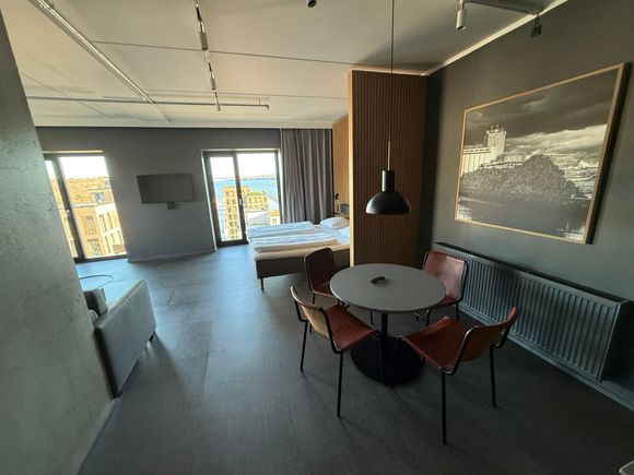 The room was airy and spacious with lots of open power points including USB-A and USB-C charging points