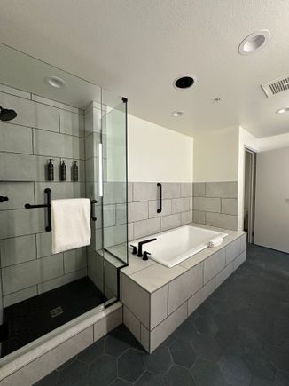 Huge bathroom 