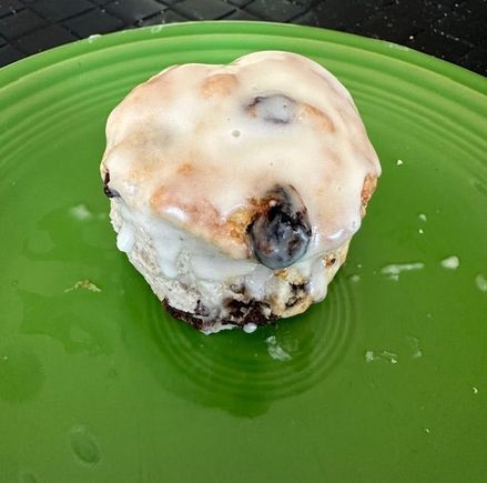 Does anyone recall Hardee’s having cinnamon raisin biscuits once upon a time (I don’t) but this knock off recipe sounded good , so I tried it and it is! 