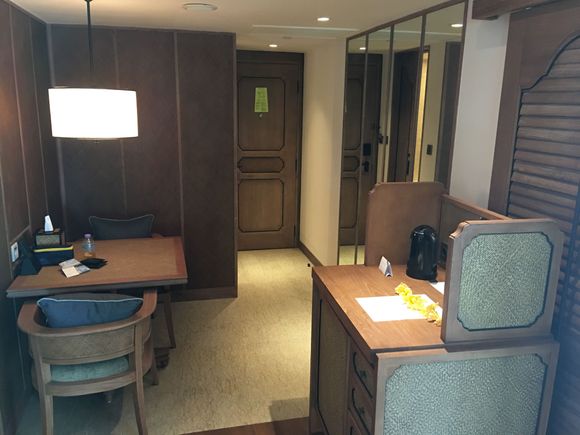 Regency Suite Foyer