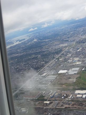 Turning final to YUL with a clear view of the Big O