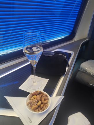 Welcome drink and nuts