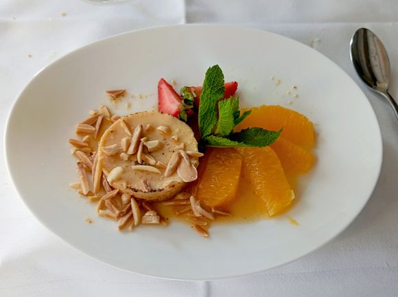 The dessert was excellent, much better than I expected and quite light (fortunately)