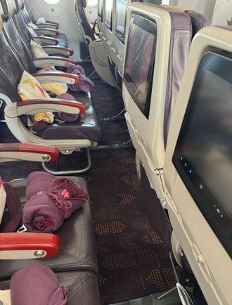 standard 3-3-3 Y cabin