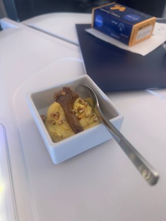 Smoked cream of sweet corn with mushroom 