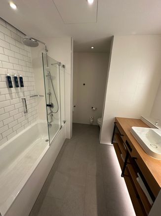 Bathtub