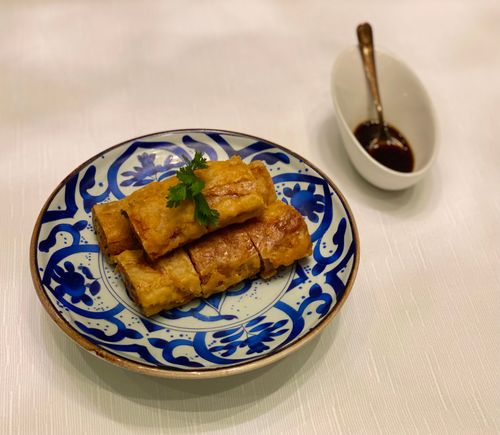 Beancurd skin rolls with mushrooms 