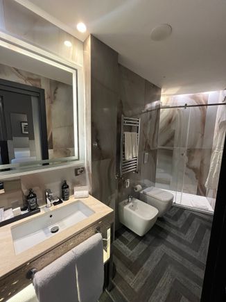 Bathroom without the problematic shower