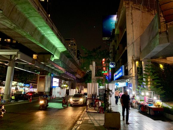 Walkway stellwork is partially complete