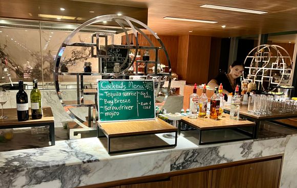 The lounge bar, which disappeared as if by magic at 19:30 sharp
