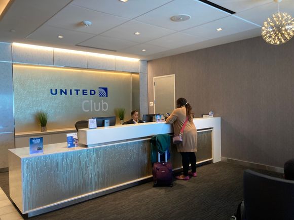 United agent service desk for all ticketing issues and such 