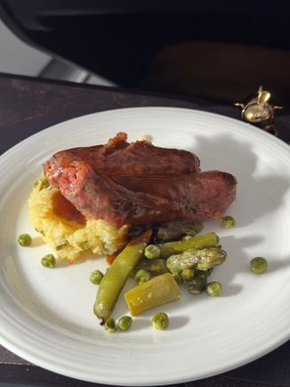 This was my preorder. Veg was a bit of a disappointment but sausages themselves and the mash were actually very tasty