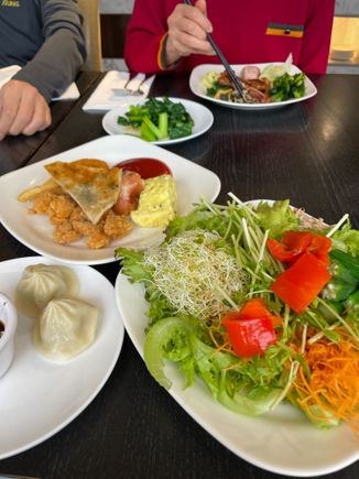 How many pictures of breakfast salads would you all like? 