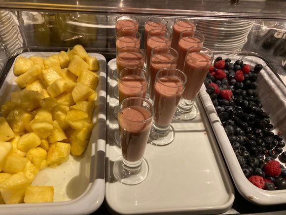 The lounge does have raspberries ! 