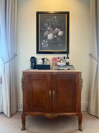 Minibar and coffee station