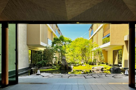Lobby Garden