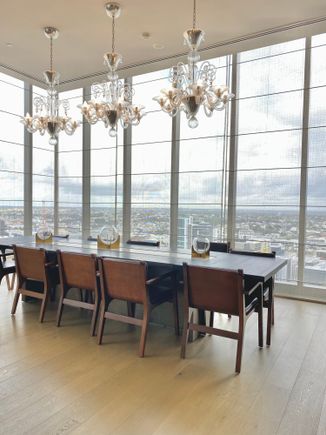 Dining room in the Presidential Suite